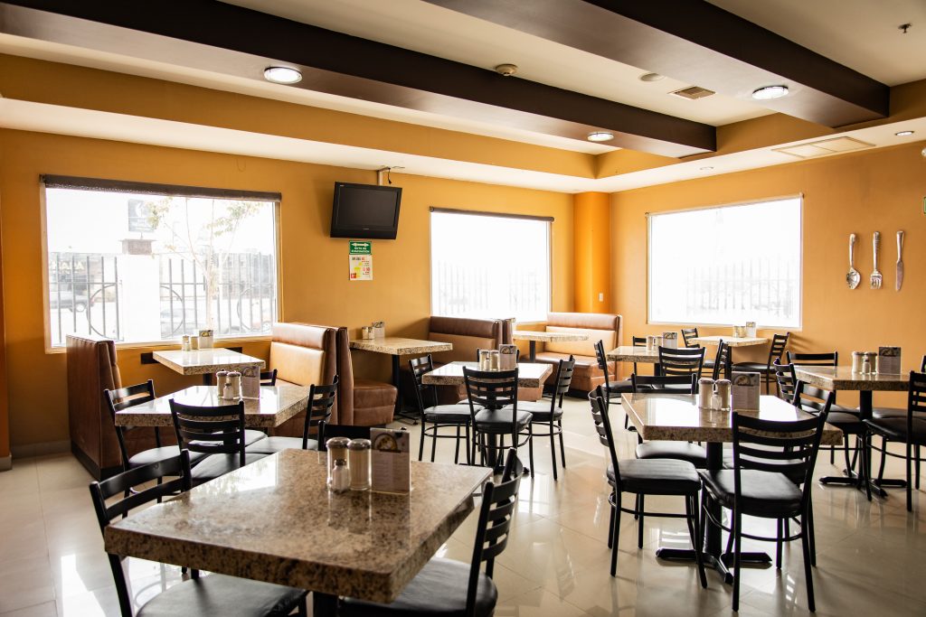 restaurante mesas 2.jpg