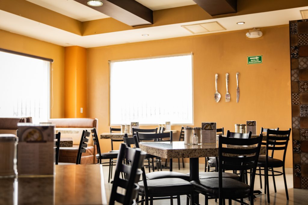 restaurante mesas.jpg